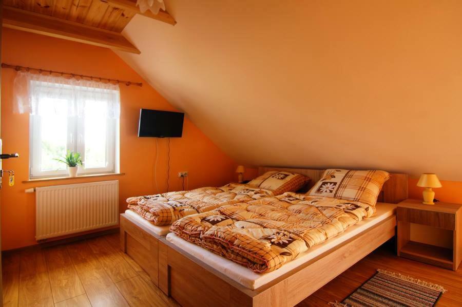 Teczowe Lowisko Hotel Wolka Orlowska Екстериор снимка